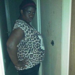 Meet your Posher, Larissa